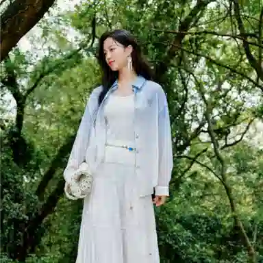 茵曼 丁达尔渐变法式长袖上衣外套衬衫 女款