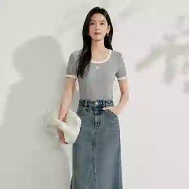 U T