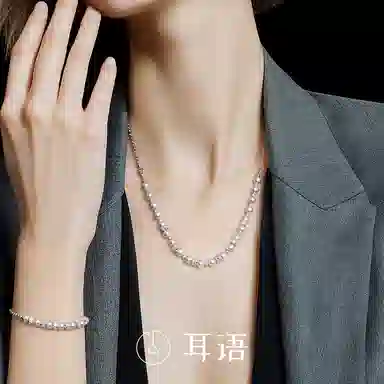 S925