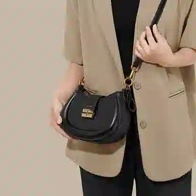 Cinvai&Krose Crescent Bag