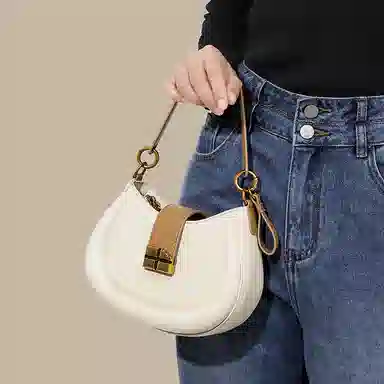 Cinvai&Krose Crescent Bag