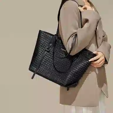 CinvaiKrose PVC Tote