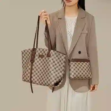 CinvaiKrose pvc Tote