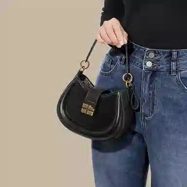 Cinvai&Krose Crescent Bag