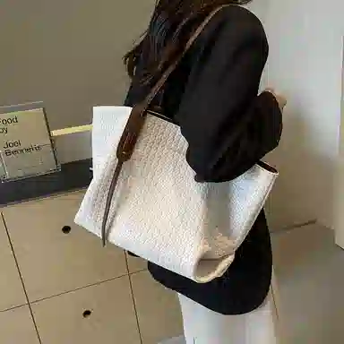 CinvaiKrose PVC Tote