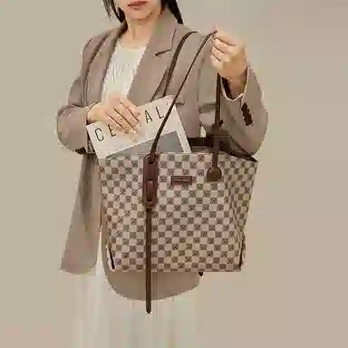 CinvaiKrose pvc Tote