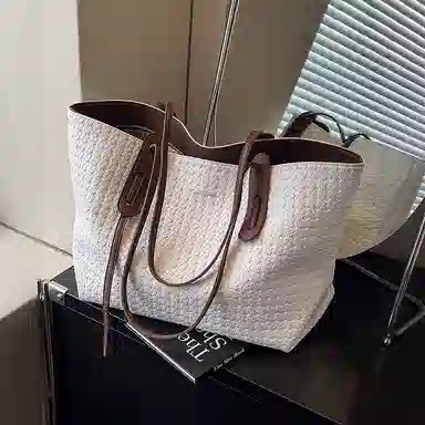 CinvaiKrose PVC Tote