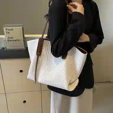 CinvaiKrose PVC Tote