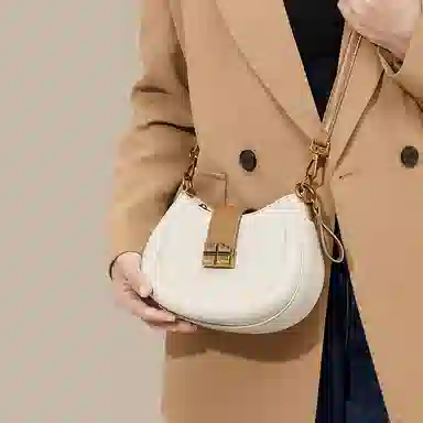 Cinvai&Krose Crescent Bag