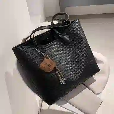 CinvaiKrose Tote