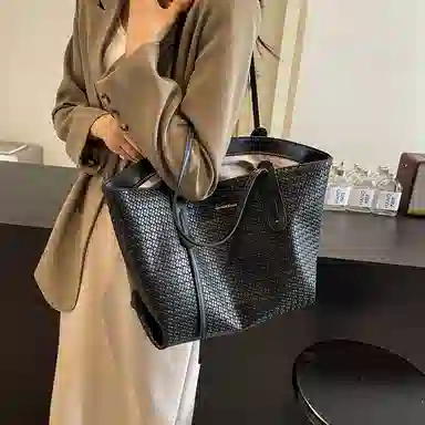 CinvaiKrose PVC Tote