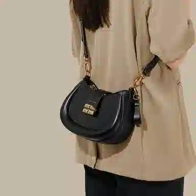 Cinvai&Krose Crescent Bag