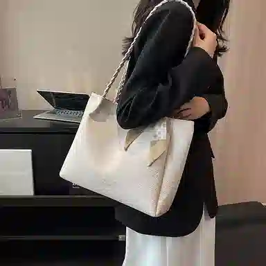 CinvaiKrose Tote