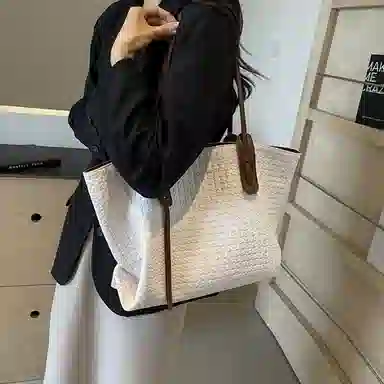 CinvaiKrose PVC Tote