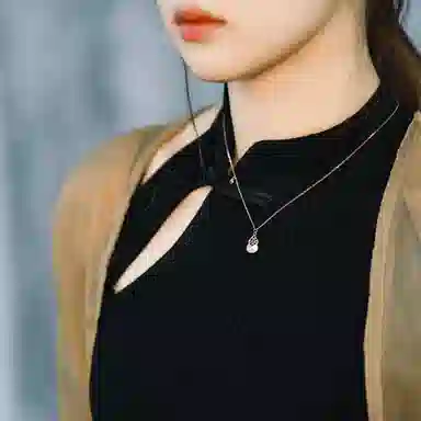S925