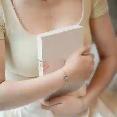 S925