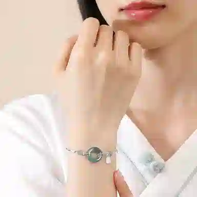 S925