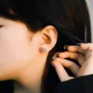 999