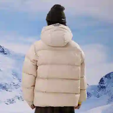 700