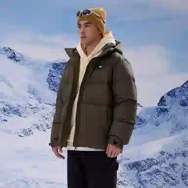 700