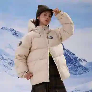 700