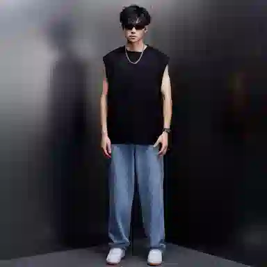 LA'T.WEEKEND Devil Smile Sleeveless Vest