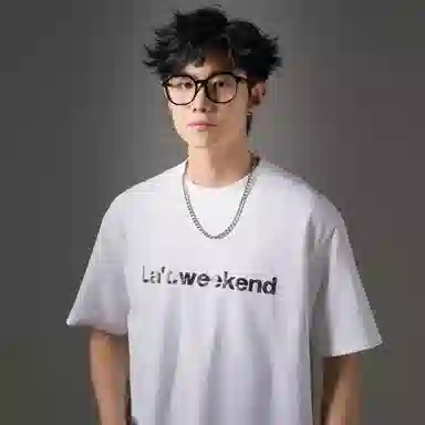 LA'T.WEEKEND T