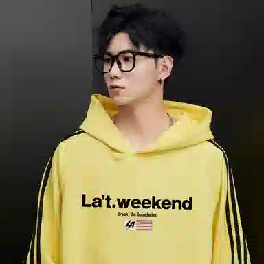 LA'T.WEEKEND Logo