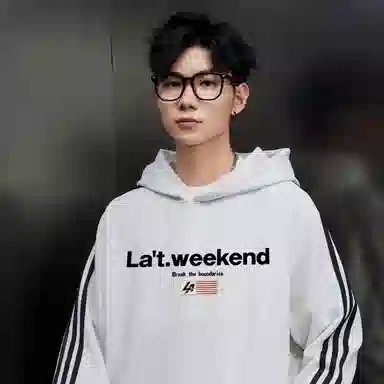 LA'T.WEEKEND Logo