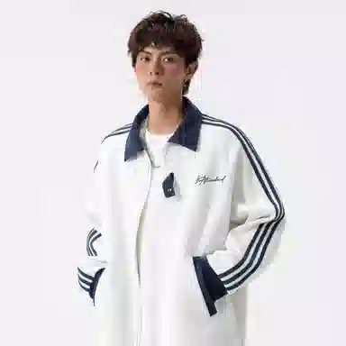 LA'T.WEEKEND 480G Logo