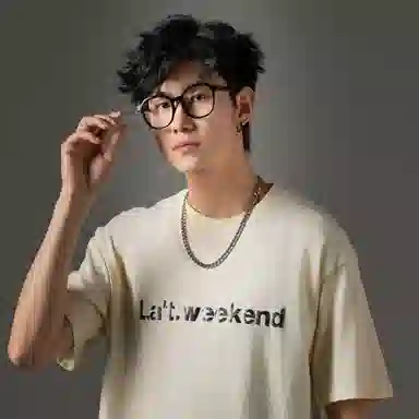 LA'T.WEEKEND T