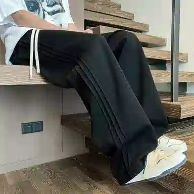 300 LA'T.WEEKEND cleanfitLogo