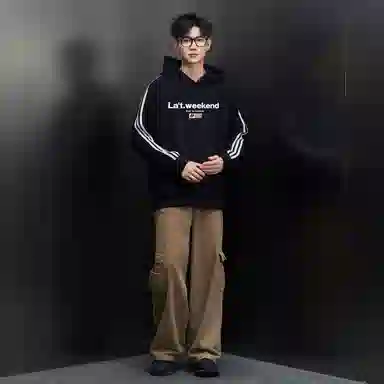 LA'T.WEEKEND Logo