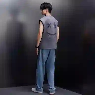 LA'T.WEEKEND Devil Smile Sleeveless Vest