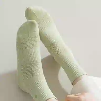 二三二三 网眼透气爱心纯色舒适柔软防臭小腿袜高弹防滑百搭运动袜保暖日常通勤跑步爬山健身中筒袜 女款