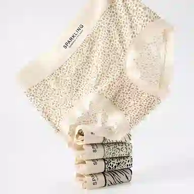 二三二三 性感豹纹印花吸湿排汗不卡档中腰高弹亲肤柔软无痕三角裤防夹臀不卷边透气不闷纯欲字母野性少女内裤 女款 组合装