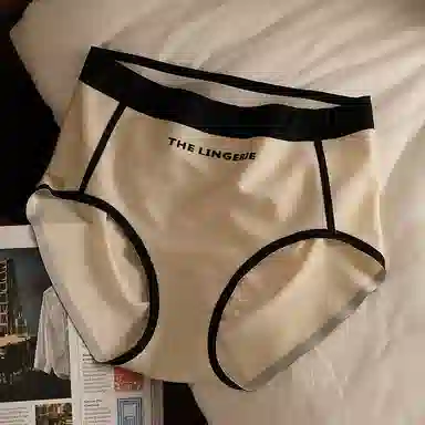 二三二三 纯色简约抗菌云感棉裆部柔软亲肤三角裤不夹臀内裤 女款 米白