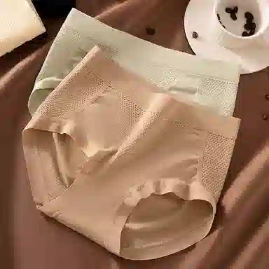 二三二三 抗菌裆中腰无缝包臀舒适抗菌透气三角内裤 女款 组合装