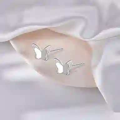 999