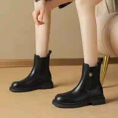 Josiny Chelsea Boots