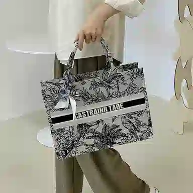 Tote