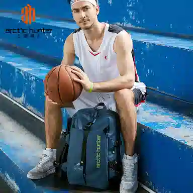 北极猎人 多功能运动收纳男大容量学生拉链搭扣开合 锦纶 篮球包足球健身包训练包书包背包双肩包 大号 男款 黑色/灰色/蓝色