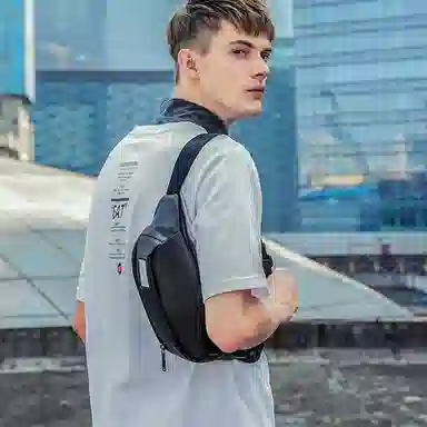 北极猎人 日常通勤大容量 牛津布 斜挎胸包腰包 常规 男女同款情侣款 黑色