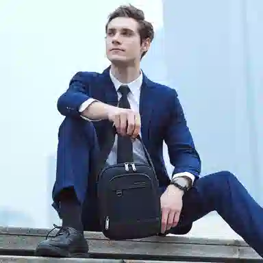 北极猎人 大容量 多功能口袋 高密度防泼水 涤纶 斜挎包 常规 男款 黑色/蓝色/灰色