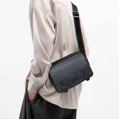 SEPTWOLVES Messenger Bag Black