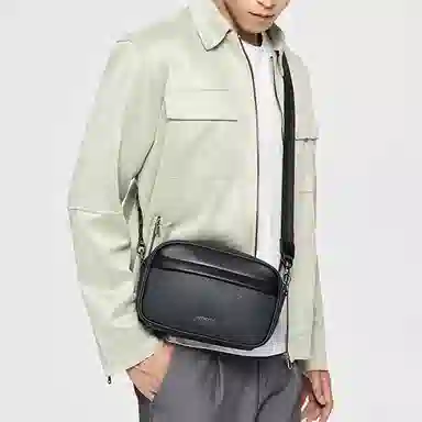 SEPTWOLVES Classic Crossbody Bag Black