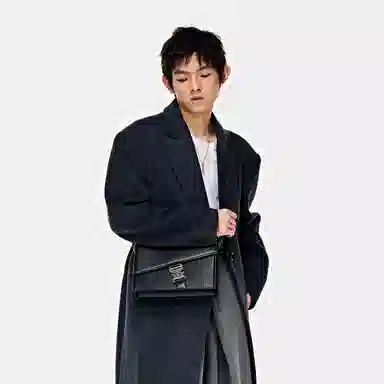 Kurotaya Irregular Snake Lock Shoulder Bag Black