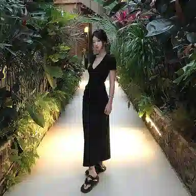 V