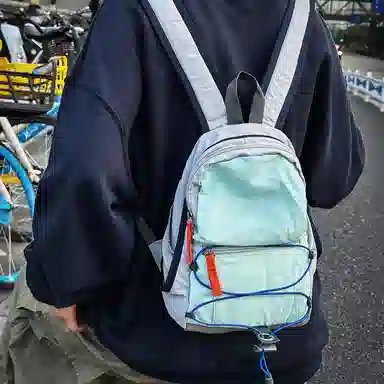 彤彤兔 高颜值轻便旅行 尼龙 双肩包 男女同款情侣款 多色