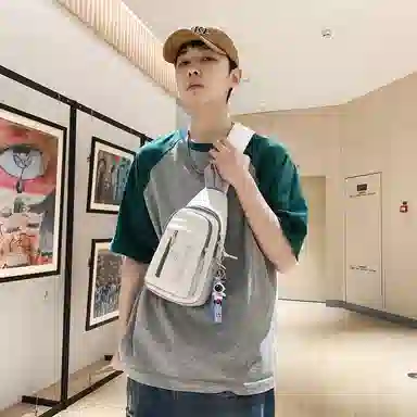 德力熊 休闲百搭韩版撞色简约时尚 尼龙 胸包 常规 男女同款情侣款 克莱因蓝/桔/浅灰/黑